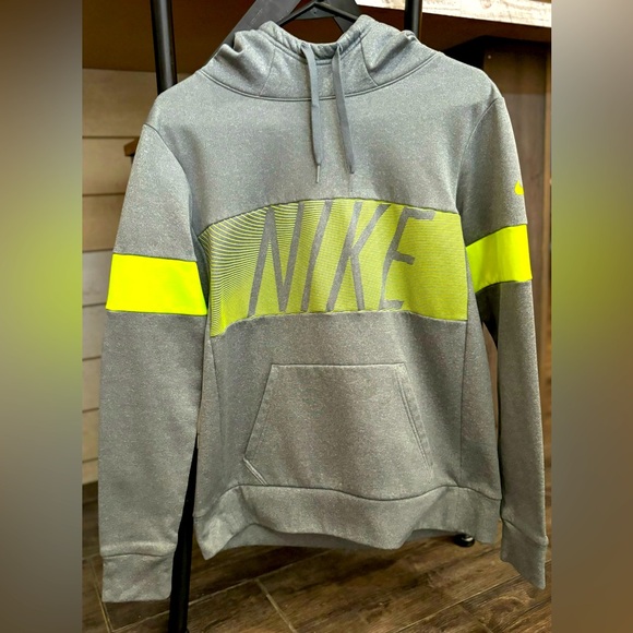 Nike Dri-Fit Hoodie Women’s with Front Pocket - Picture 1 of 4